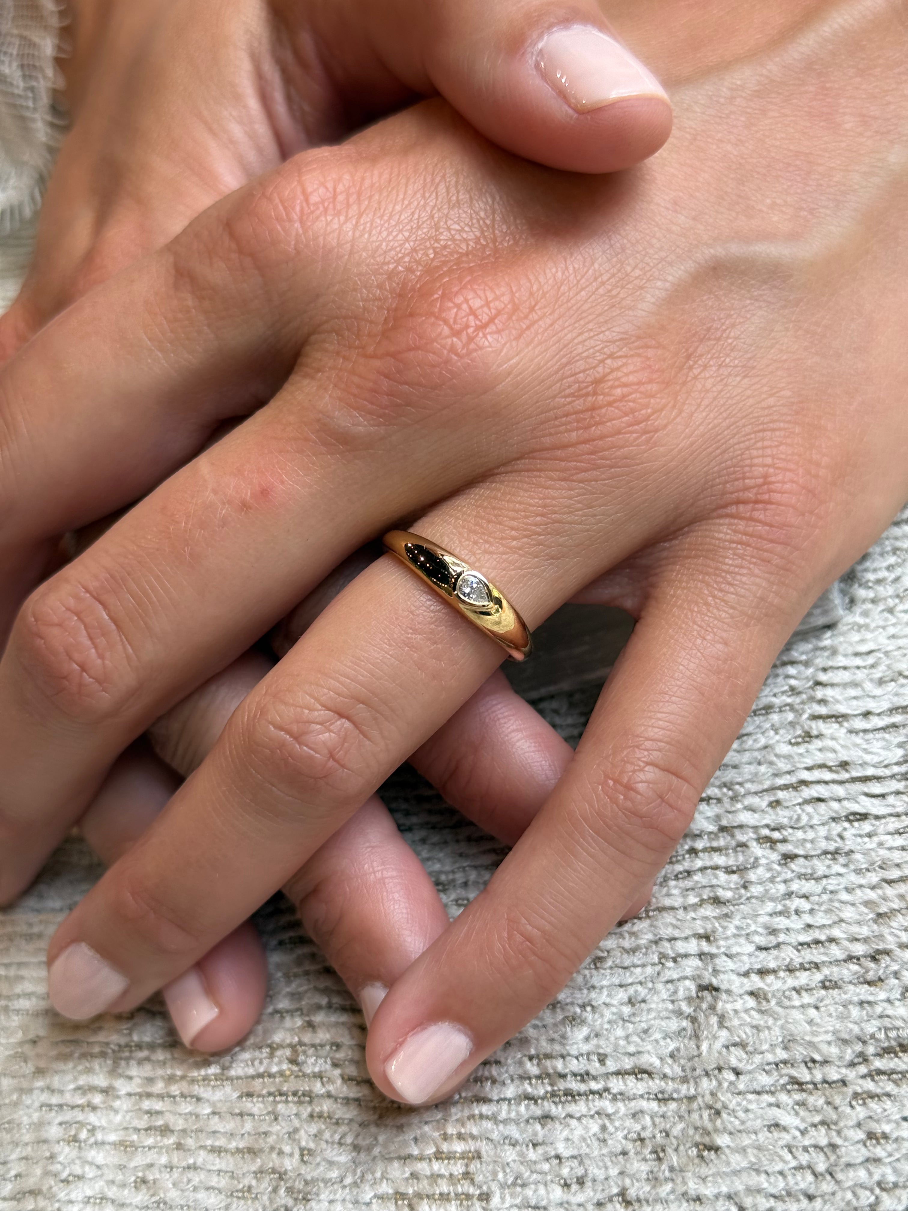 14K Pear-Shaped Diamond Tapered Band