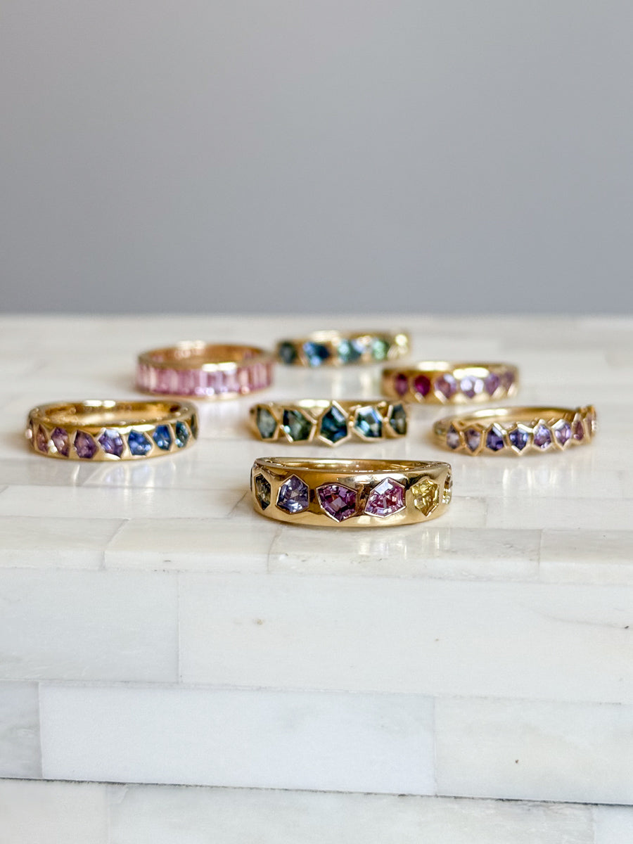 18K East-West Shield Rainbow Sapphire Stacking Ring