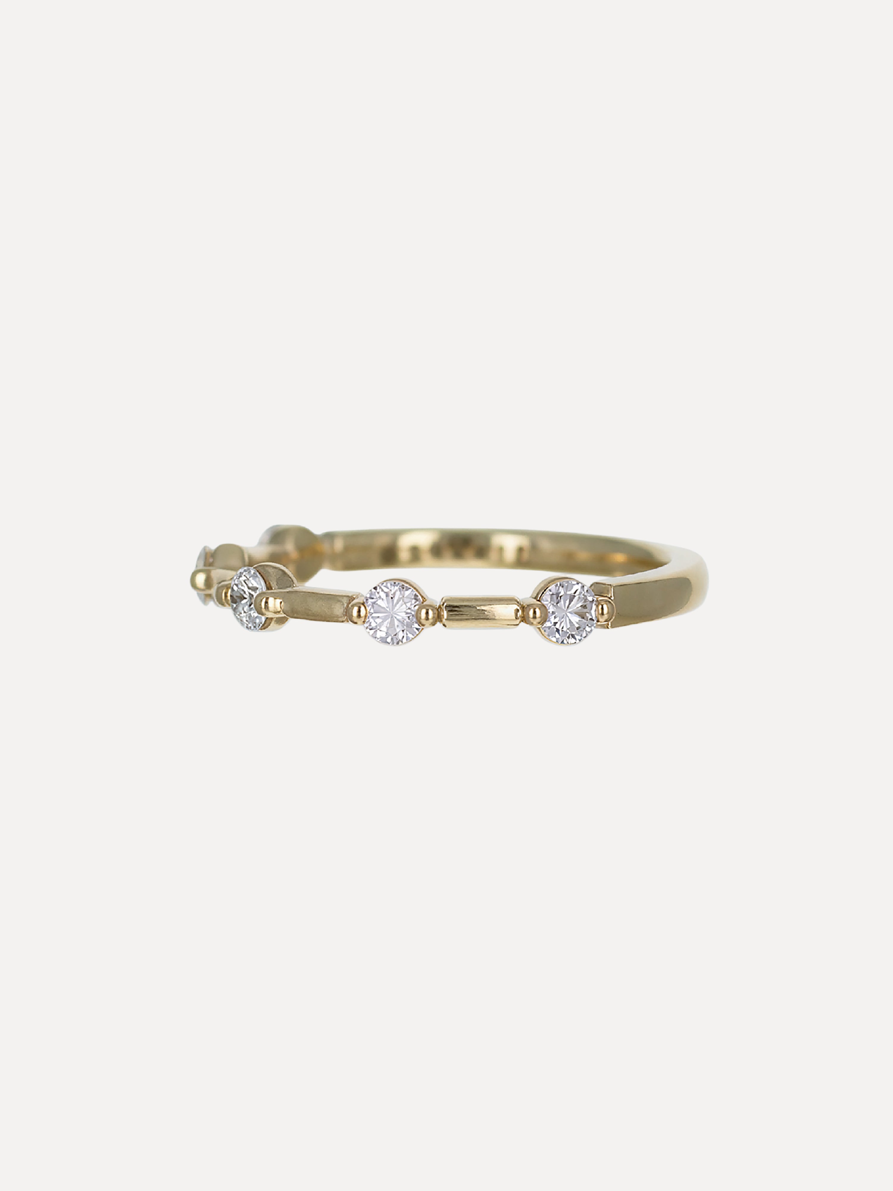14K Single-Prong Diamond Station Band