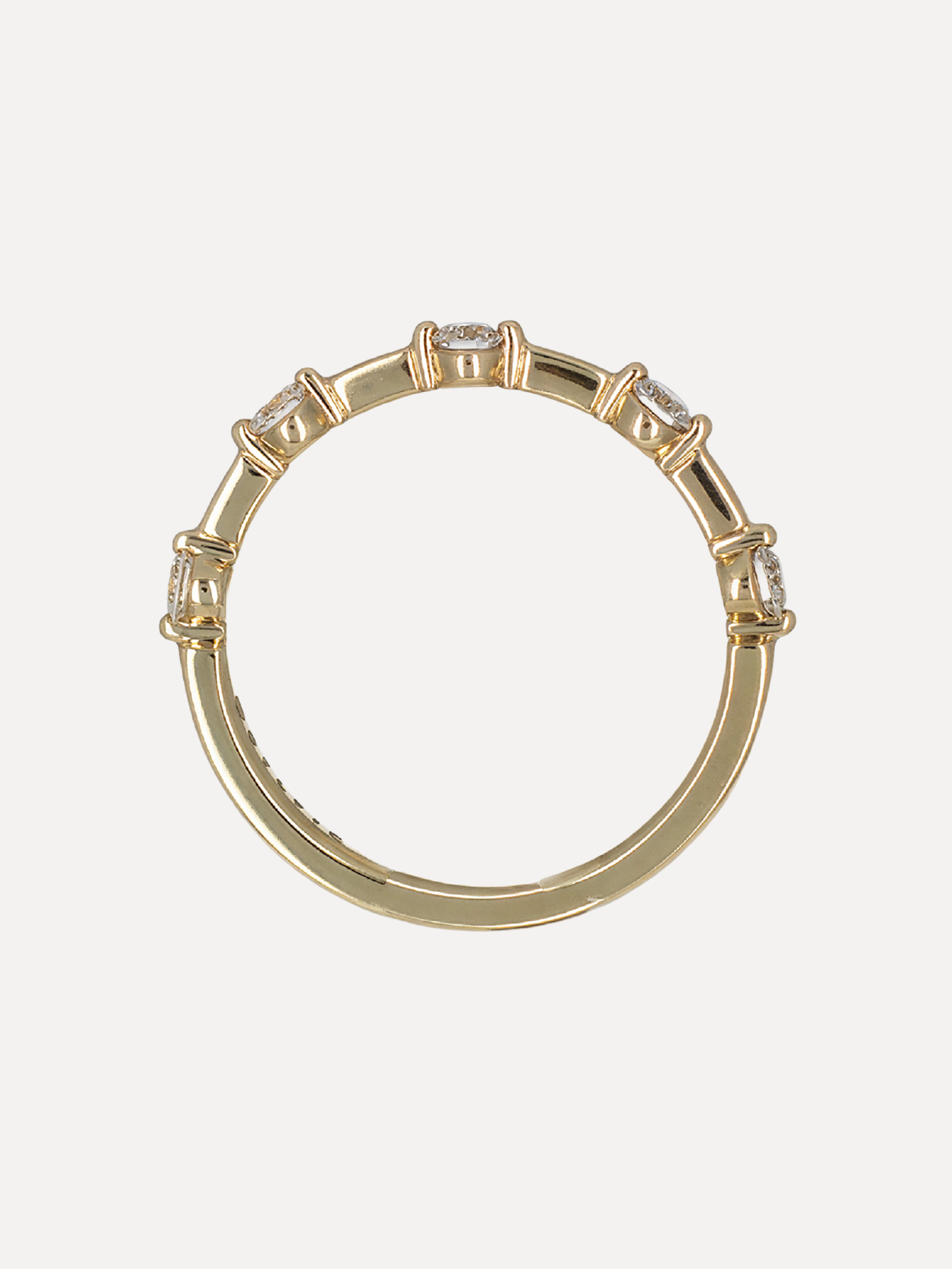14K Single-Prong Diamond Station Band