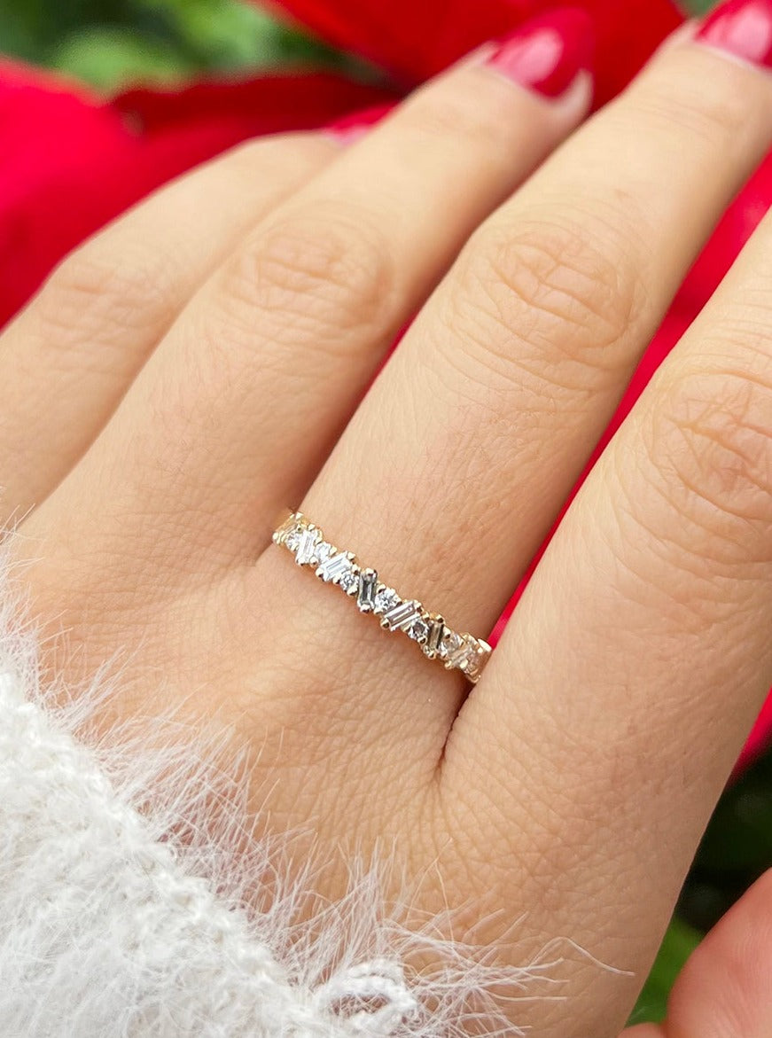 14K Stardust Multi-Diamond Band